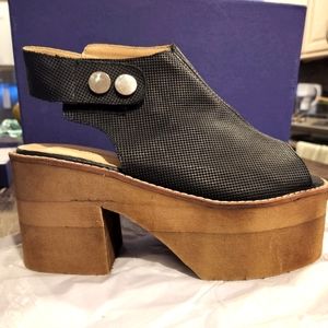 Clona Argentina Open-toe Platform Sandals Size 9